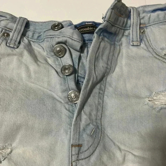 Abercrombie and Fitch jean shorts size 2 - Picture 2 of 6